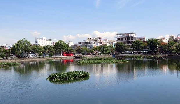 Ông[-]Huỳnh[-]Đức[-]Thơ[-]chốt[-]phương[-]án[-]"hồ[-]nước[-]thải[-]ở[-]Đà[-]Nẵng[-]nuôi[-]được[-]cá[-]Koi"